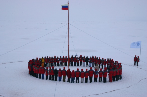 Участники экспедиции на Северном полюсе